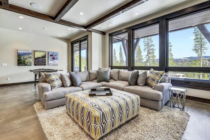6 Bdrm 5.5 Bath HT - Family Room