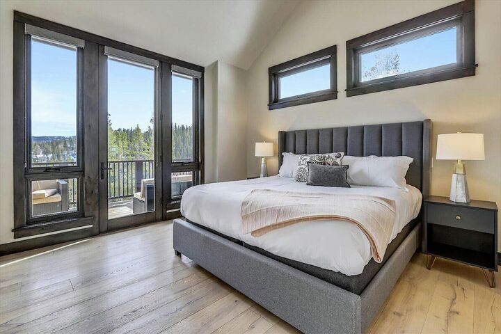 6 Bdrm 5.5 Bath HT - Master Bedroom