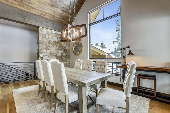 4 Bdrm 4.5 Bath HT - Dining Area