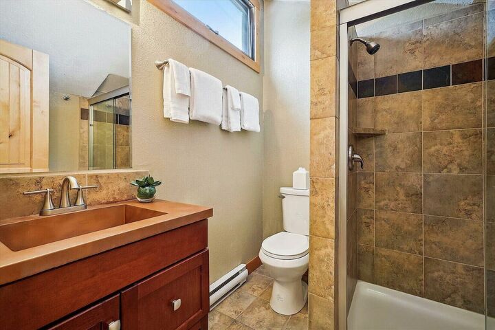#A16 - Loft Ensuite Bathroom