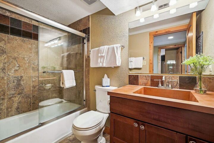 #A16 - Ensuite Bathroom