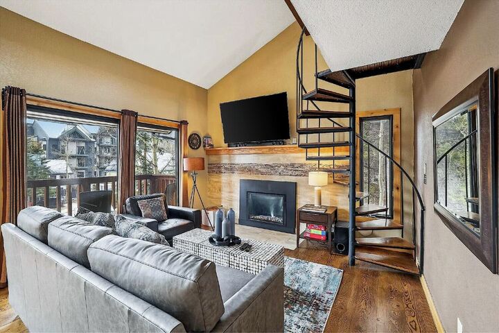 #A16 - Living Area