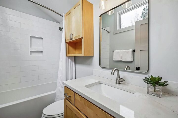Loft Ensuite Bathroom