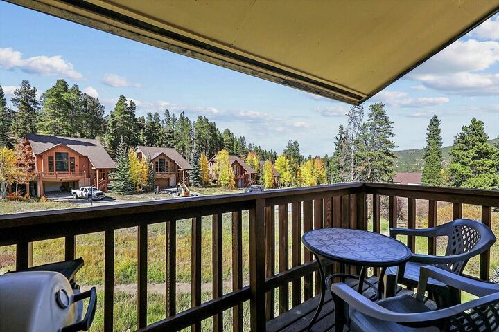 2 Bdrm + Loft 3 Bath - Balcony