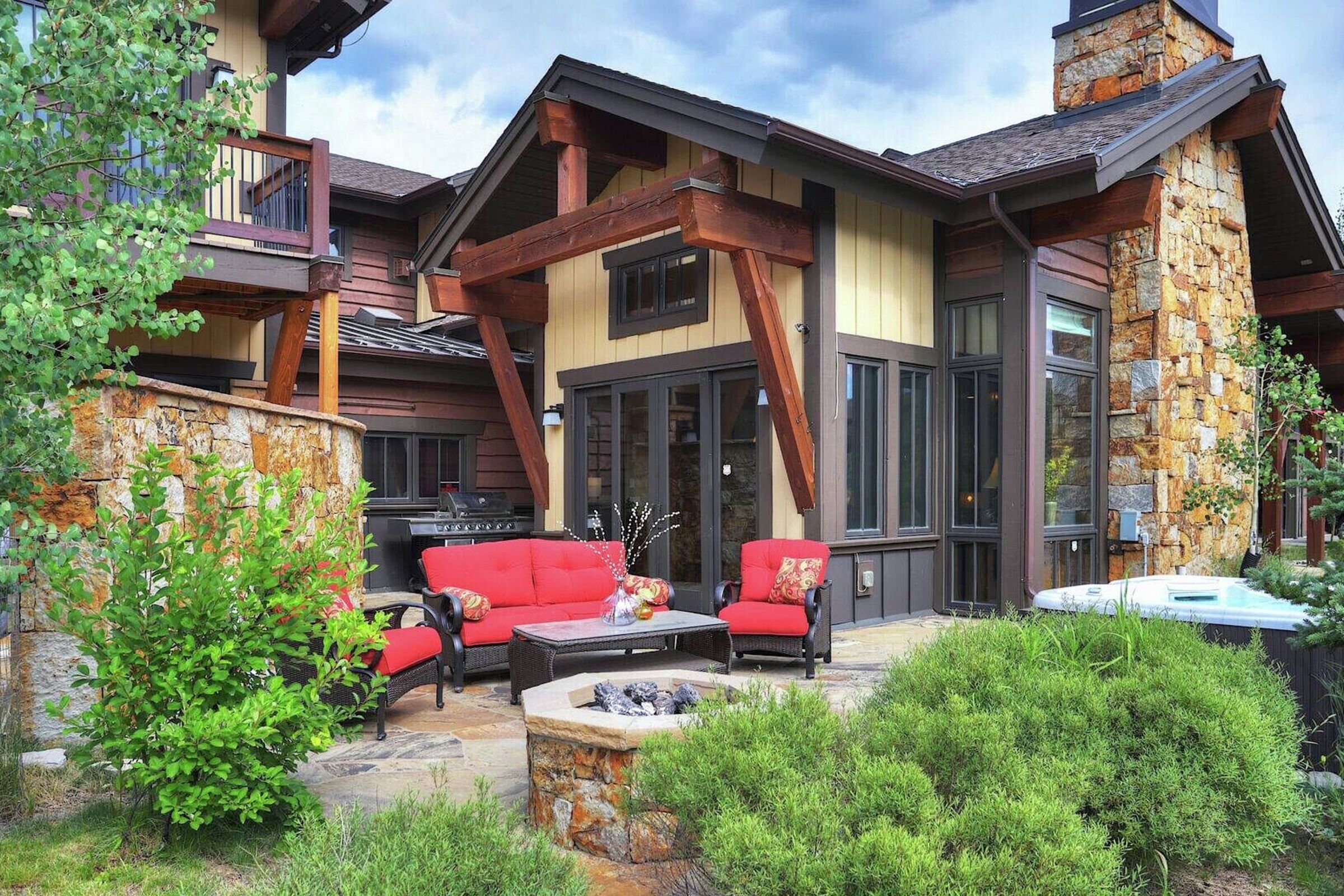 Lone Star Lodge