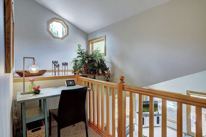 5 Bdrm 3.5 Bath HT - Loft
