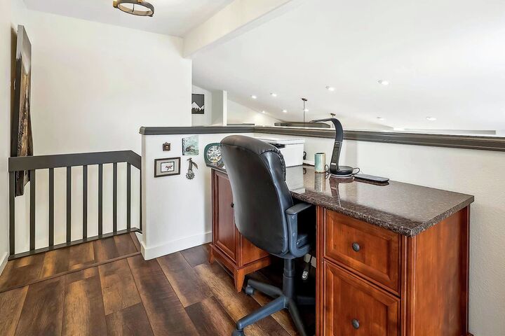3 Bdrm 3 Bath HT - Loft