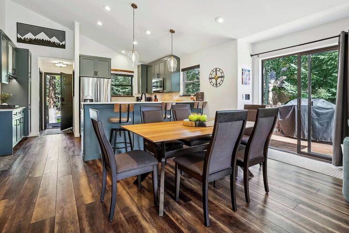 3 Bdrm 3 Bath HT - Dining Room & Kitchen