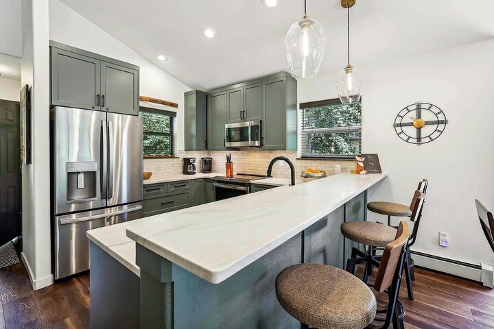 3 Bdrm 3 Bath HT - Kitchen