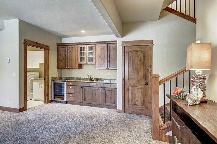 4 Bdrm 3.5 Bath HT - Family Room with Wet Bar