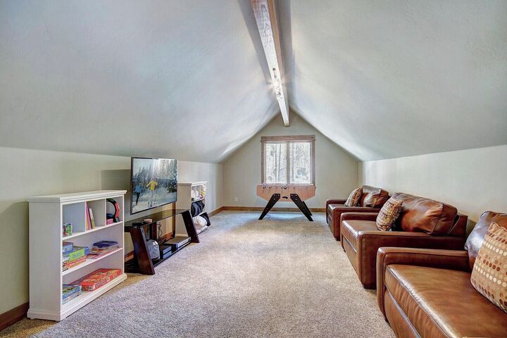 4 Bdrm 3.5 Bath HT - Loft