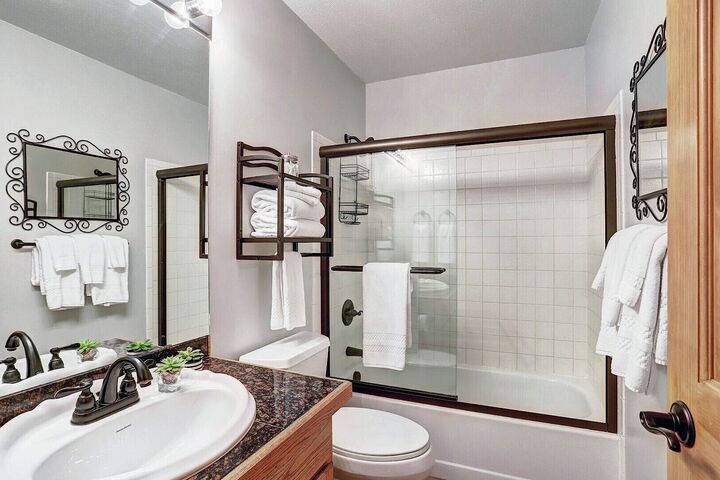 Master Ensuite Bathroom