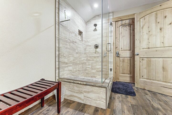 #0041/0045 - Master Ensuite Bathroom