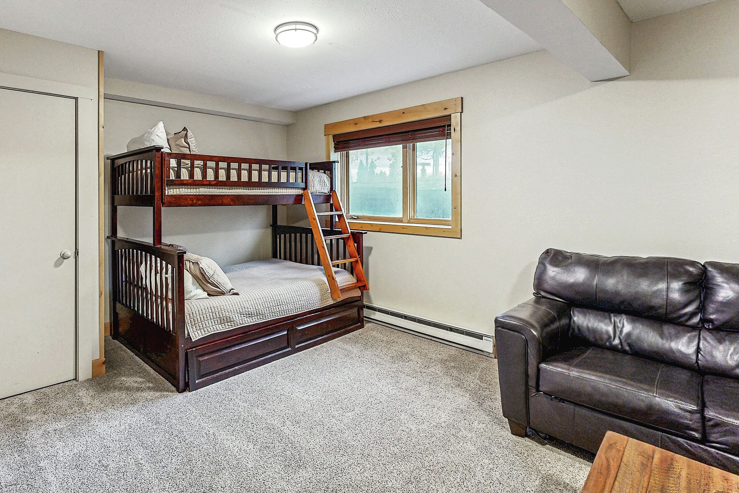 #0041/0045 - Den with Bunk Bed