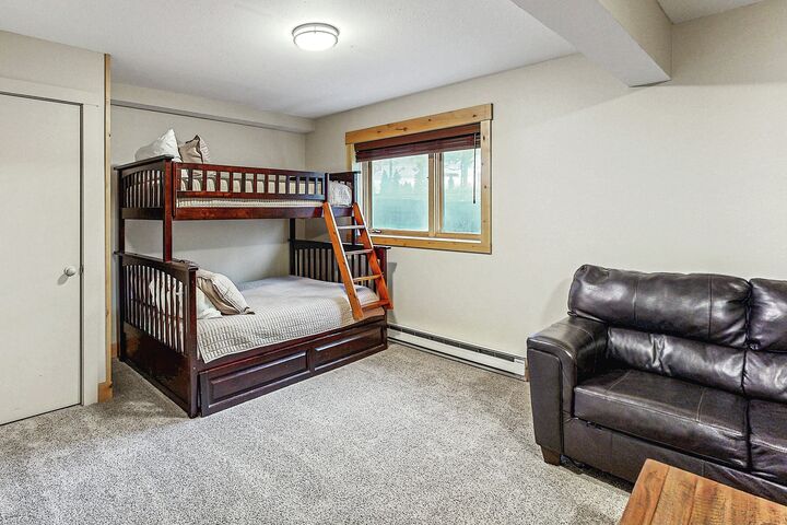 #0041/0045 - Den with Bunk Bed