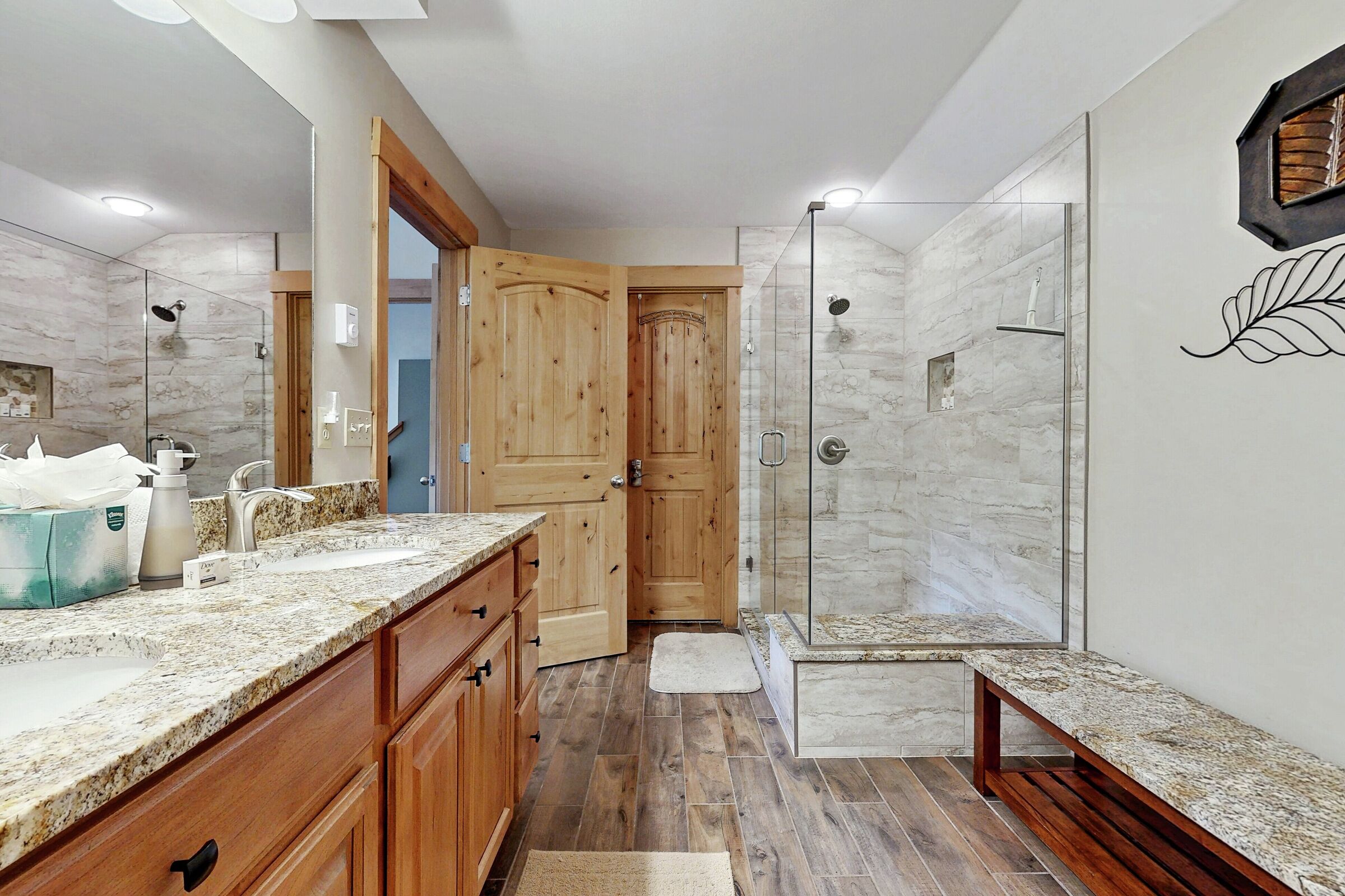 #0041/0045 - Master Ensuite Bathroom
