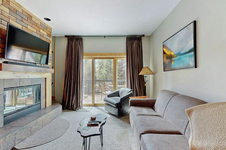 #0041/0045 - Living Area