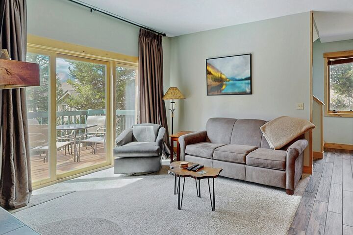 #0041/0045 - Living Area