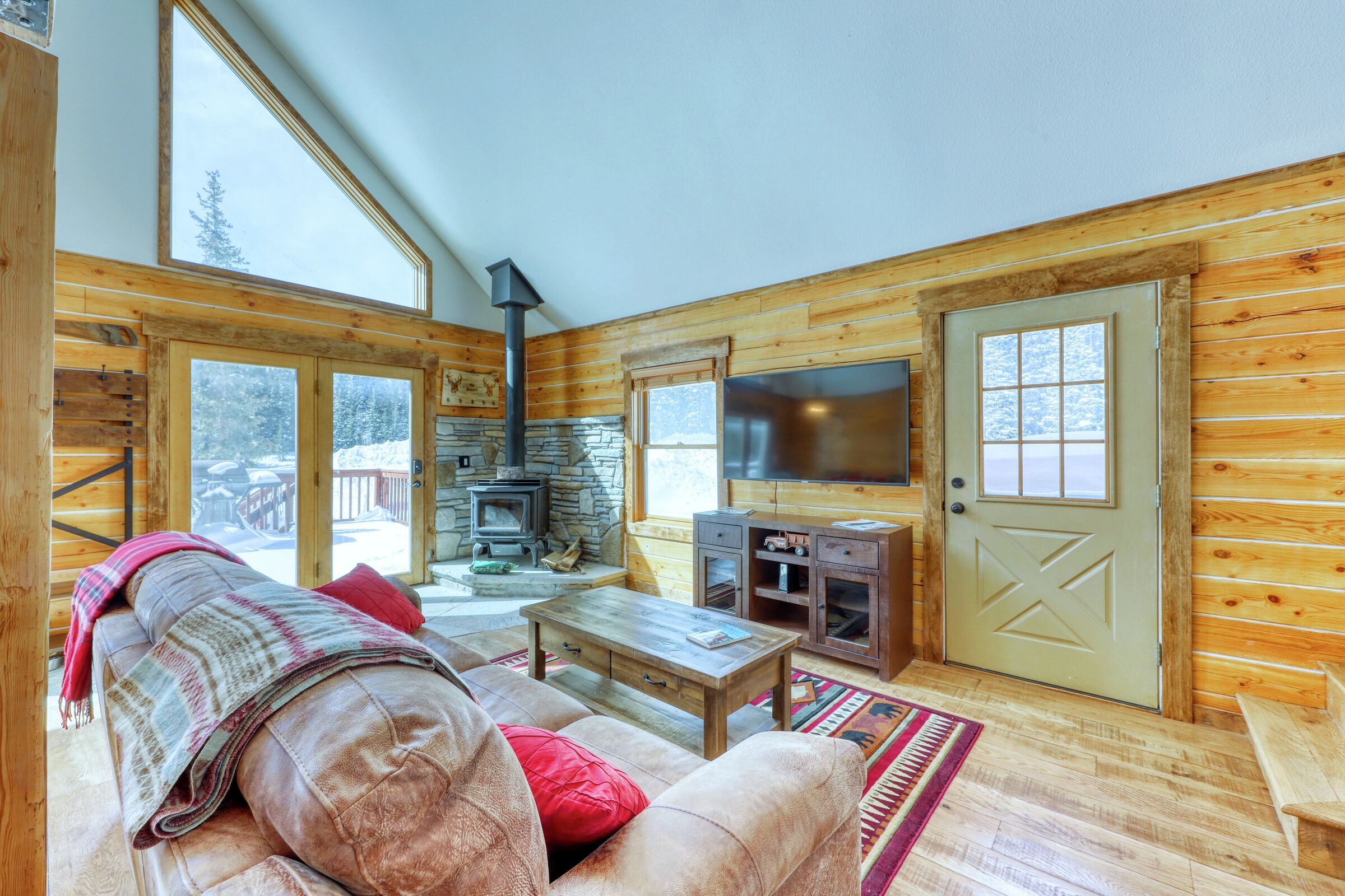 2 Bdrm + Loft 2 Bath - Living Room