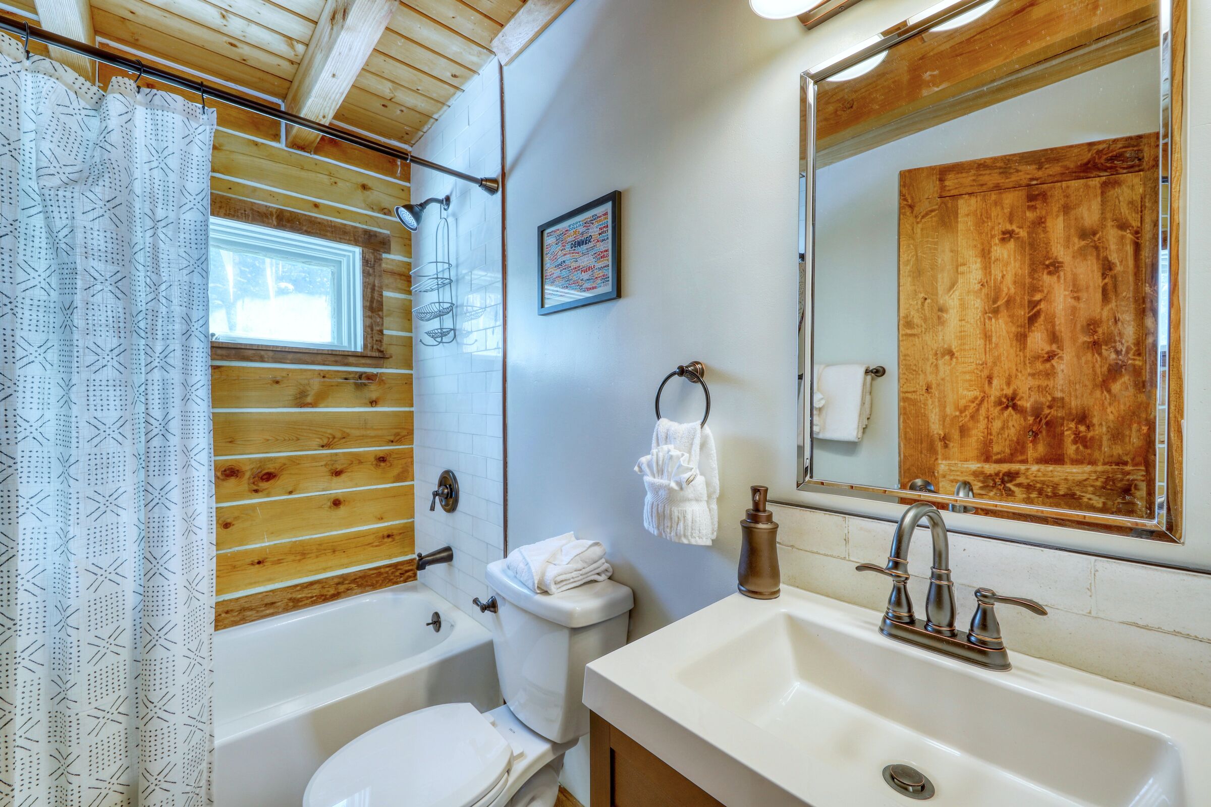 2 Bdrm + Loft 2 Bath - Bathroom