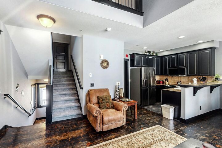 #71 - Ski Chalet - Living Area