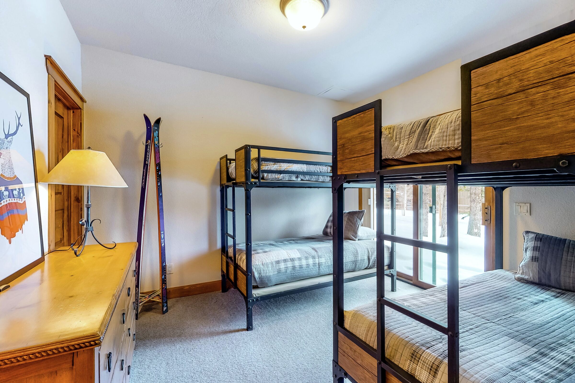 #78 - Snowflake Retreat - Bedroom