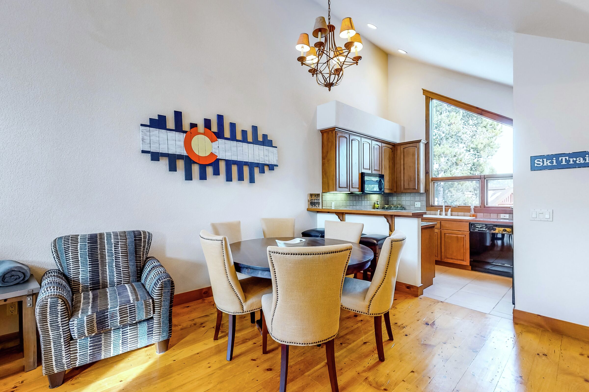 #78 - Snowflake Retreat - Dining Room