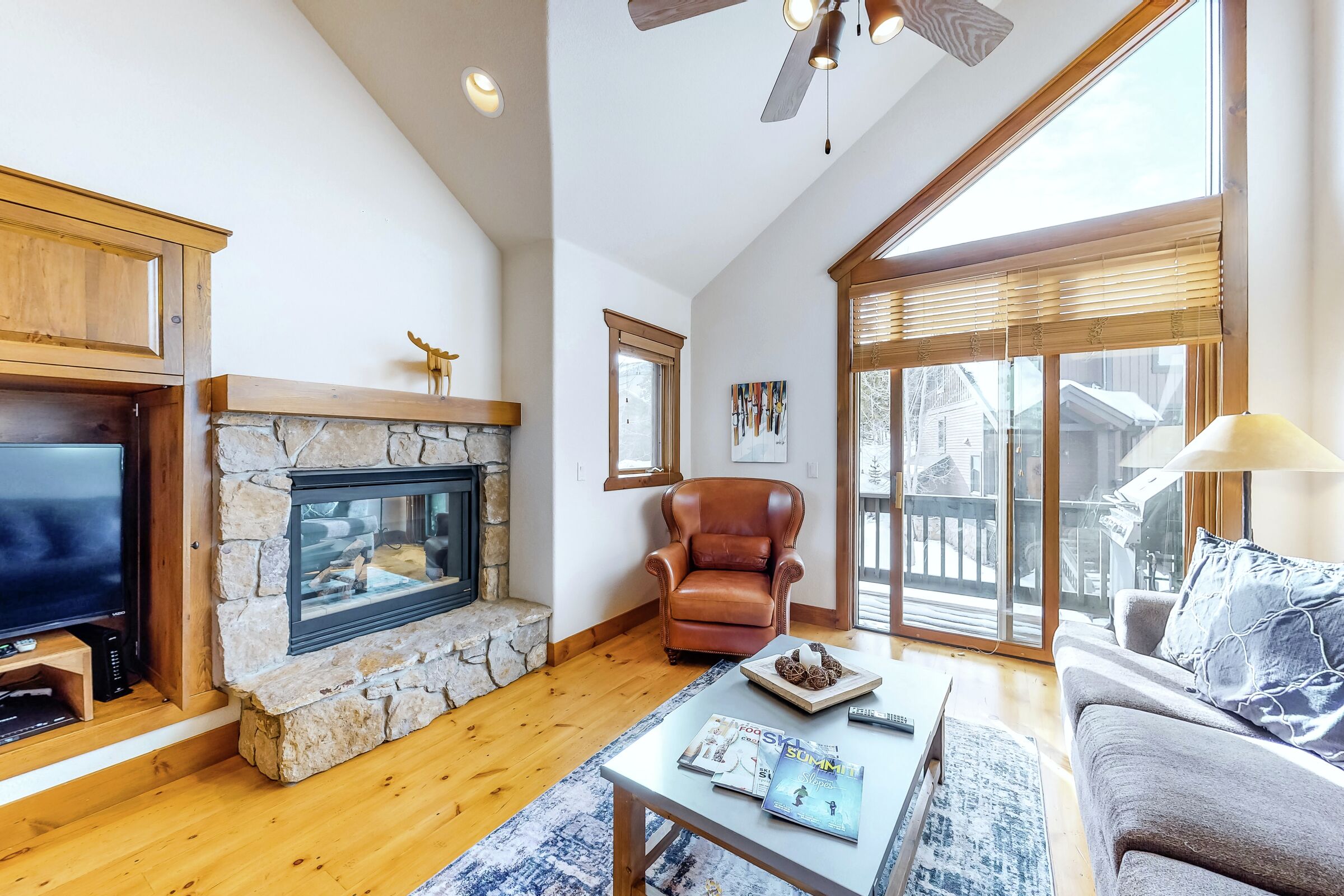 #78 - Snowflake Retreat - Living Room