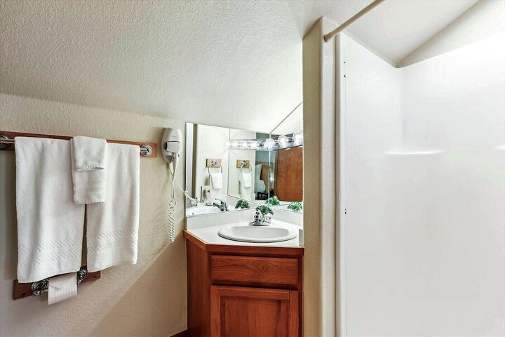 3 Bdrm + Loft 3.5 Bath  - Loft Ensuite Bathroom
