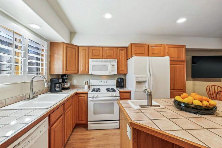 3 Bdrm + Loft 3.5 Bath  - Kitchen