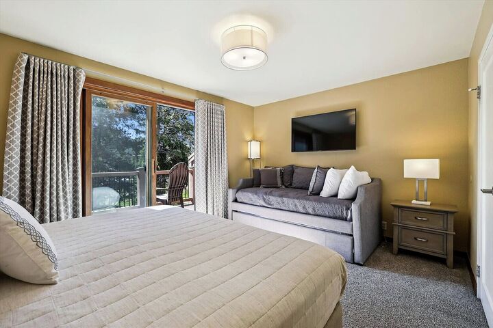 2 Bdrm 2.5 Bath - Master Bedroom