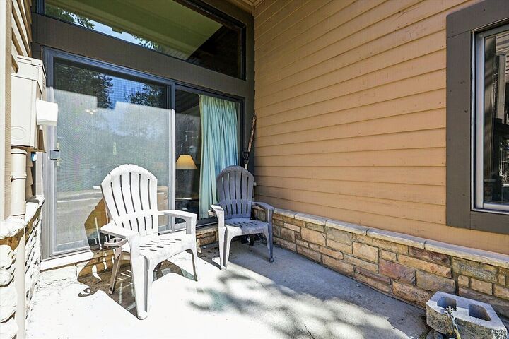 2 Bdrm 2.5 Bath - Patio