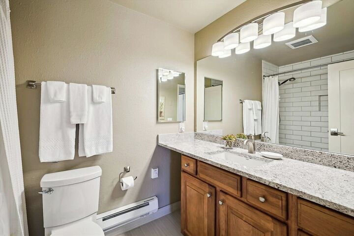 2 Bdrm 2.5 Bath - Master Ensuite Bathroom