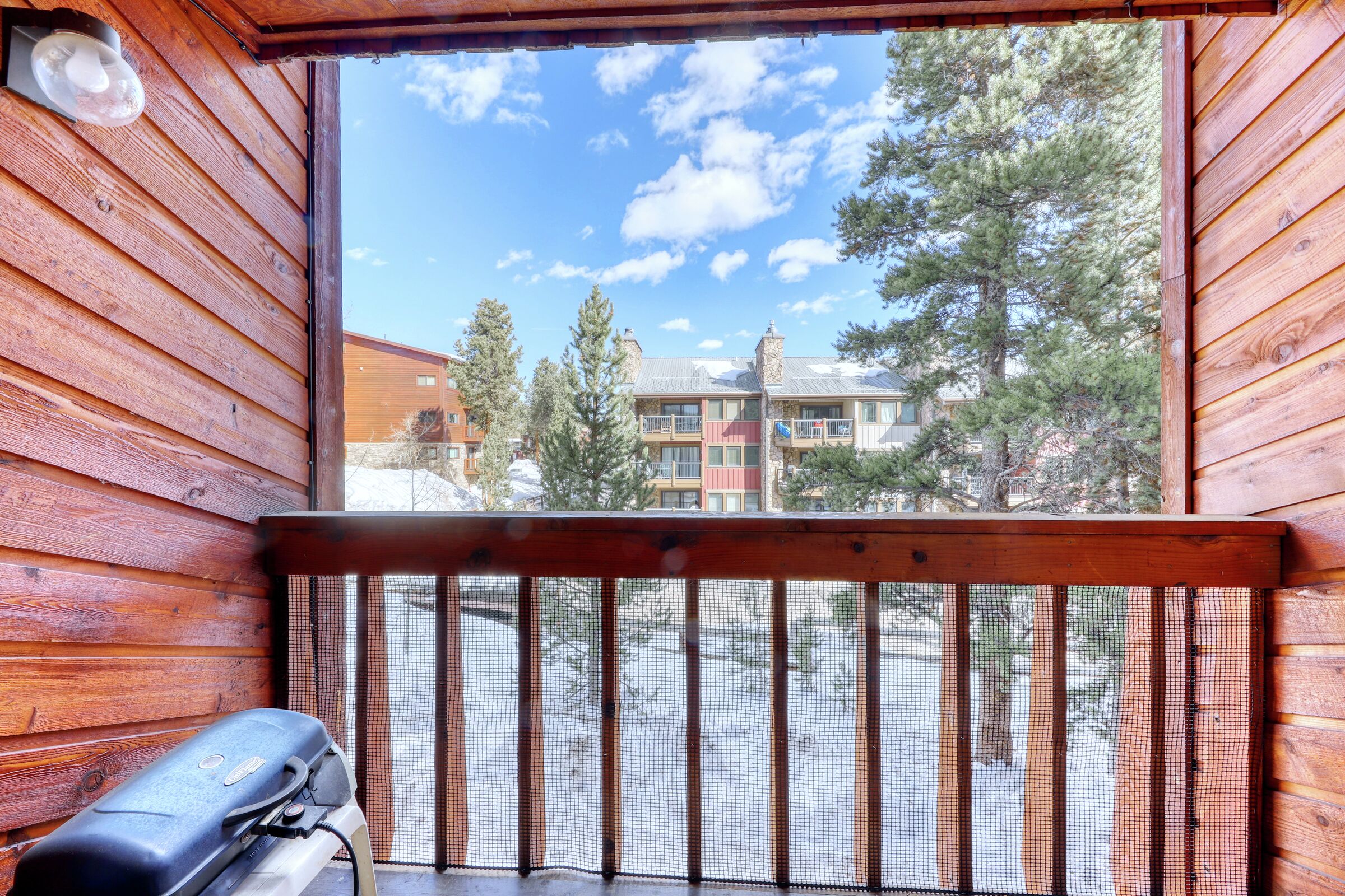 #208B - Balcony with BBQ