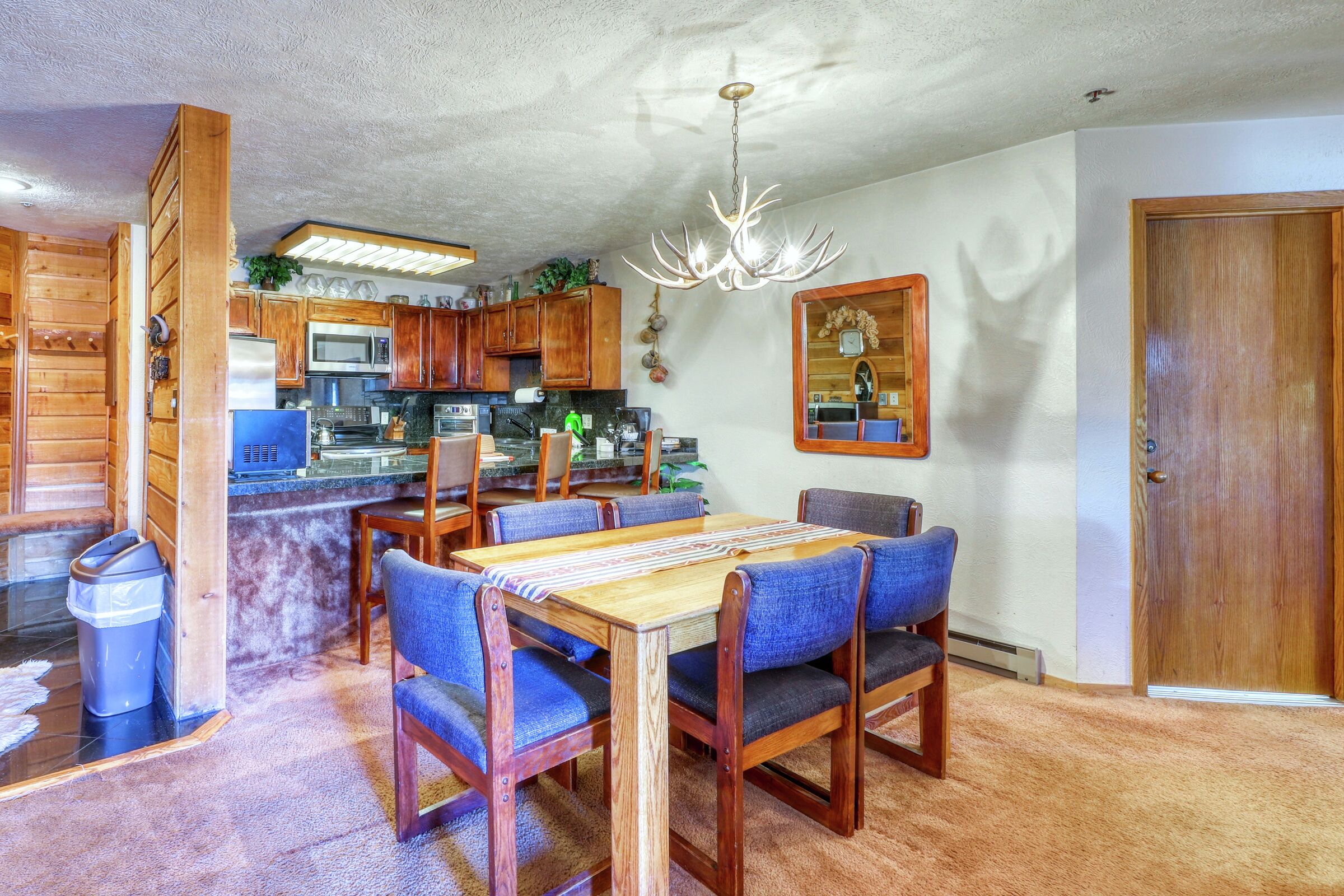 #208 - Dining Room & Kitchen