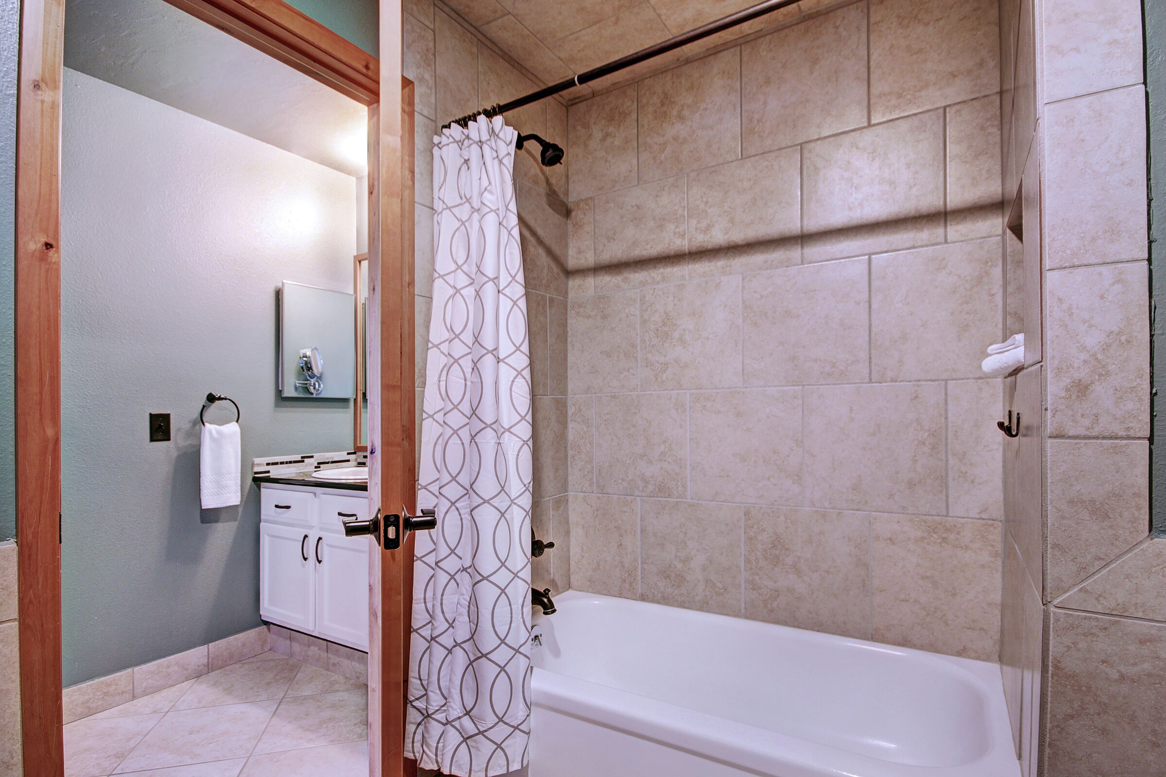 #27 - Master Ensuite Bathroom