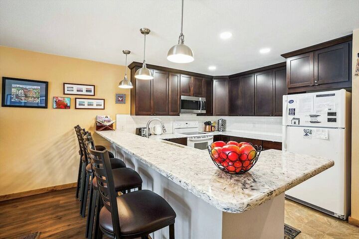#005 - Kitchen