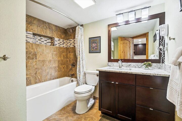 #005 - Bathroom