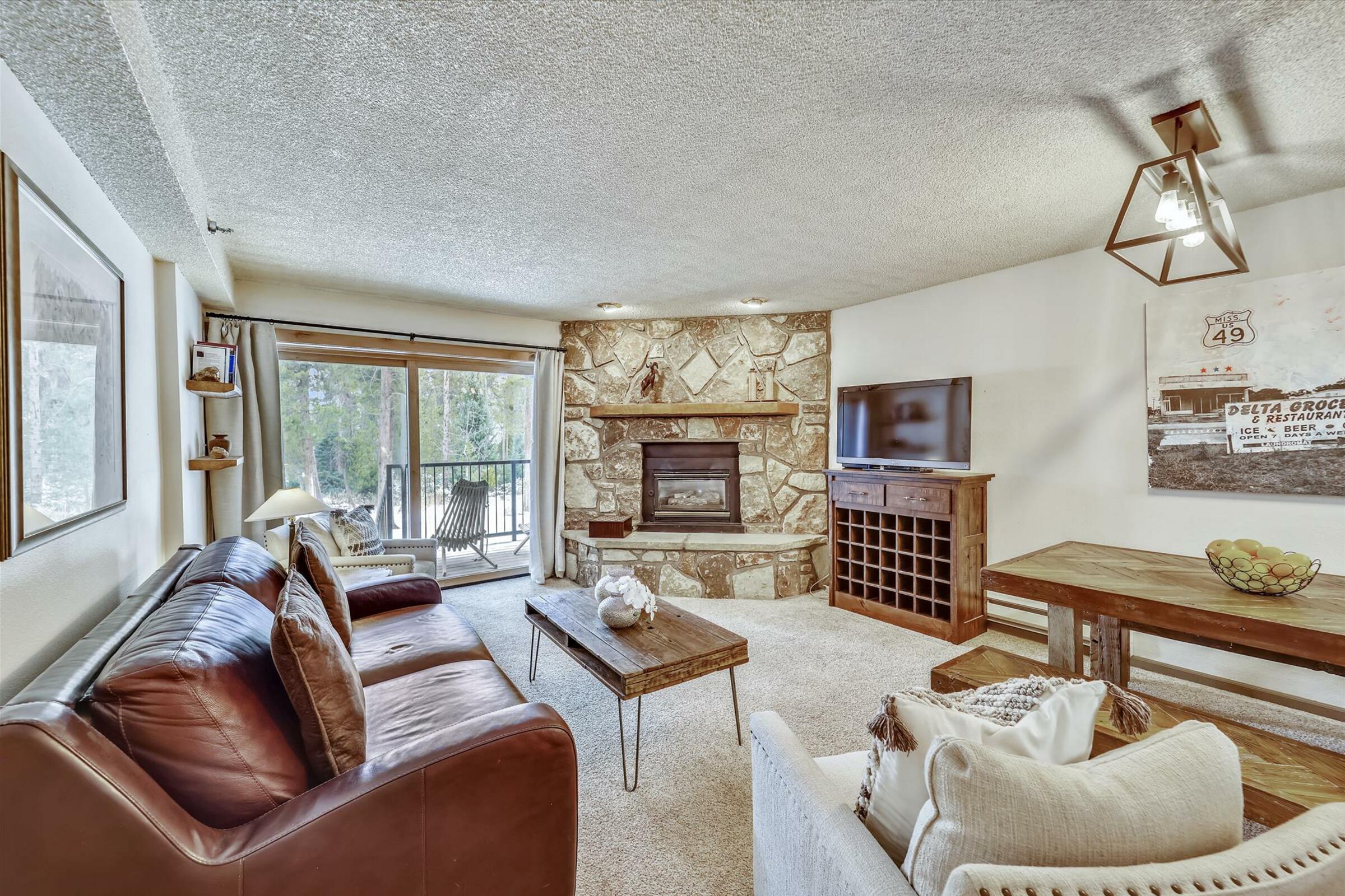 #003 - Living Area