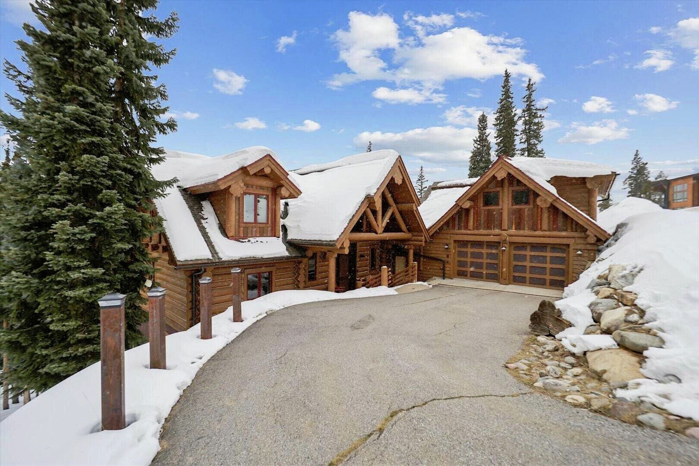 Goldenview Lodge