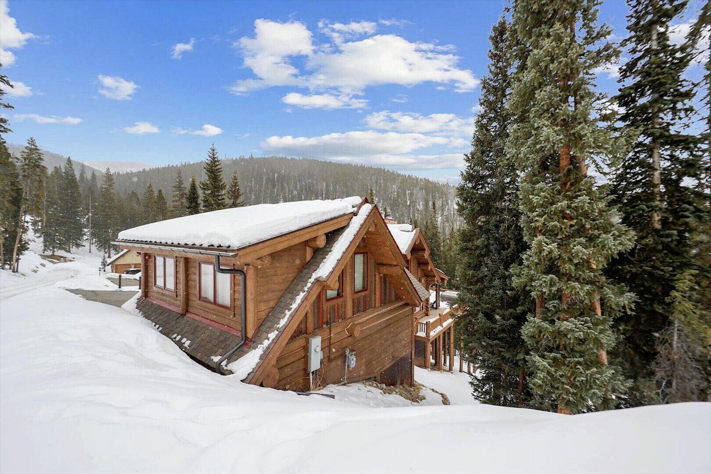 Goldenview Lodge