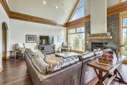 5 Bdrm 3.5 Bath HT - Living Area
