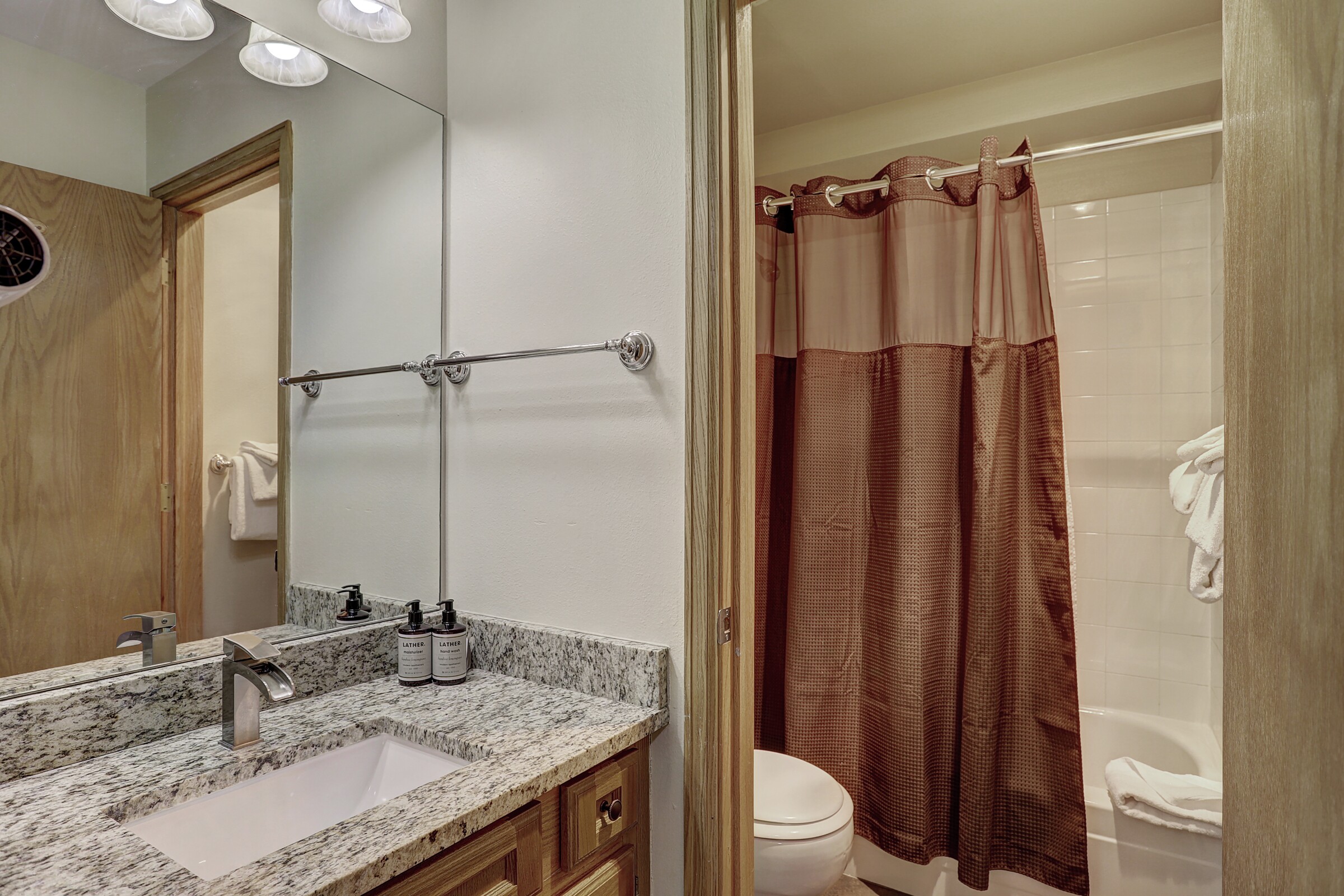 One Bedroom Bathroom