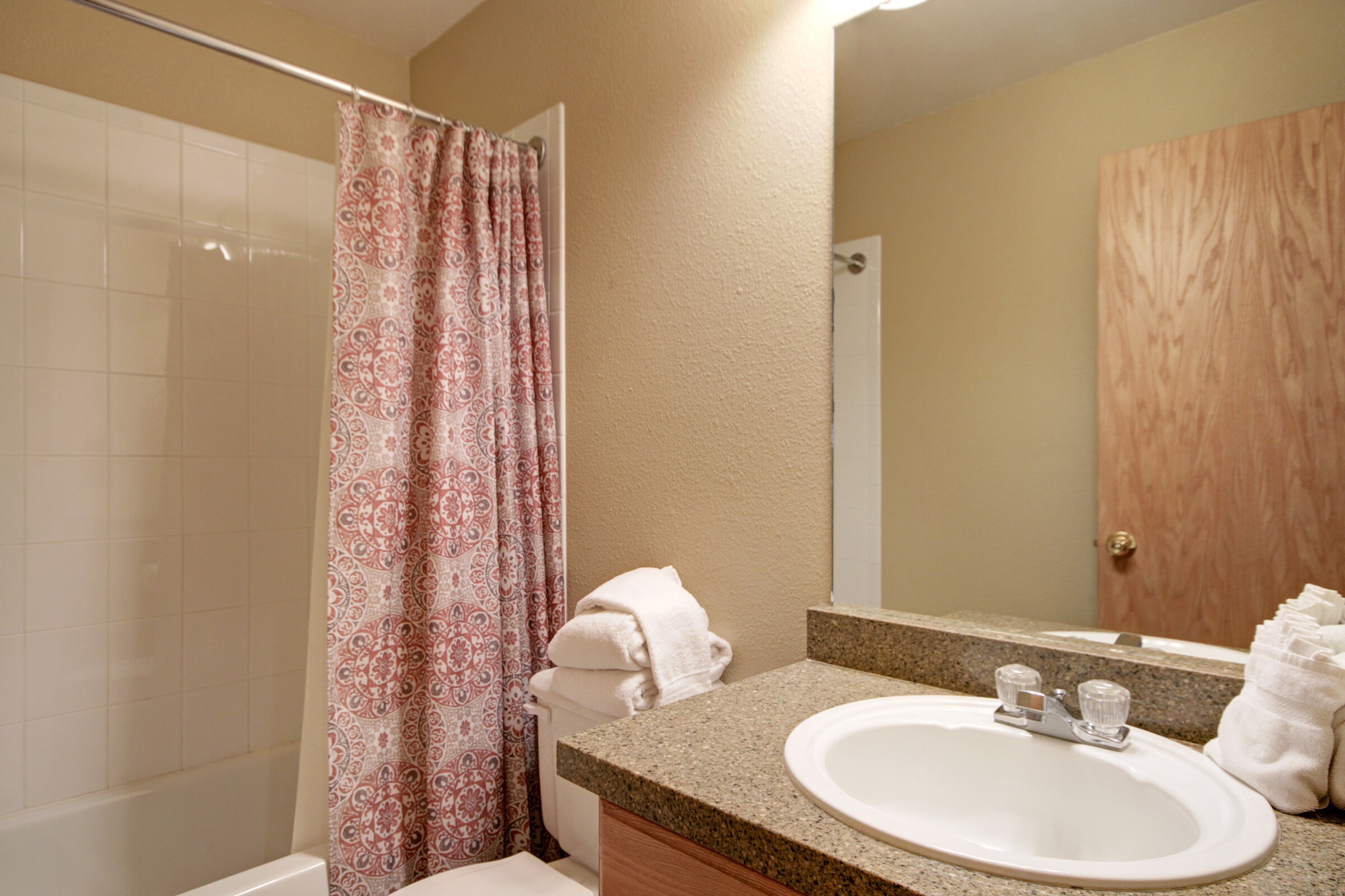 Two Bedroom + Den Bathroom