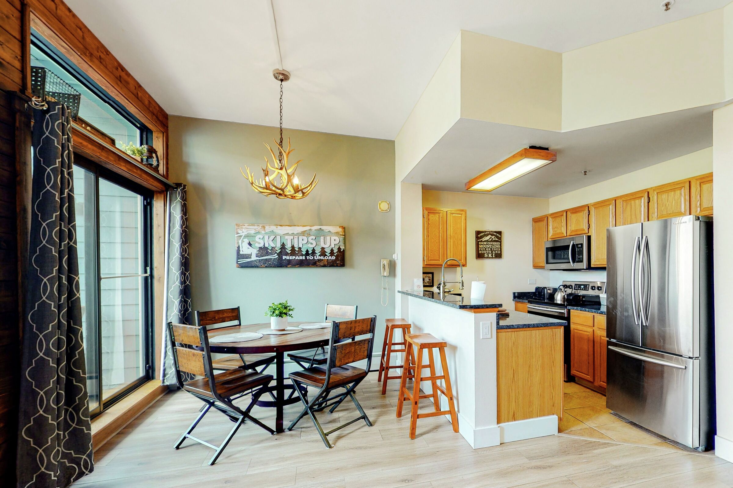Studio Dining Room & Kitchen