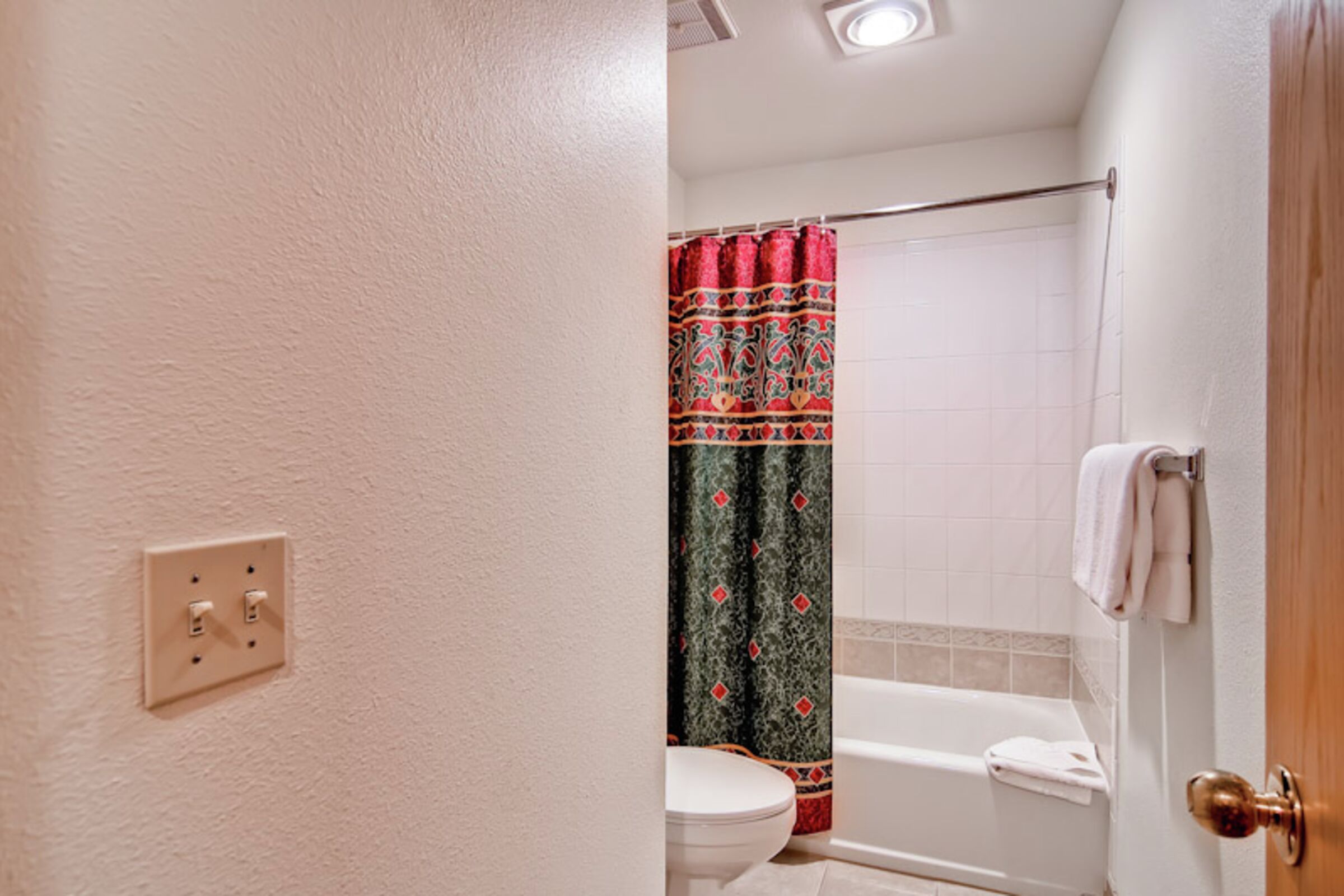 King Room Bathroom