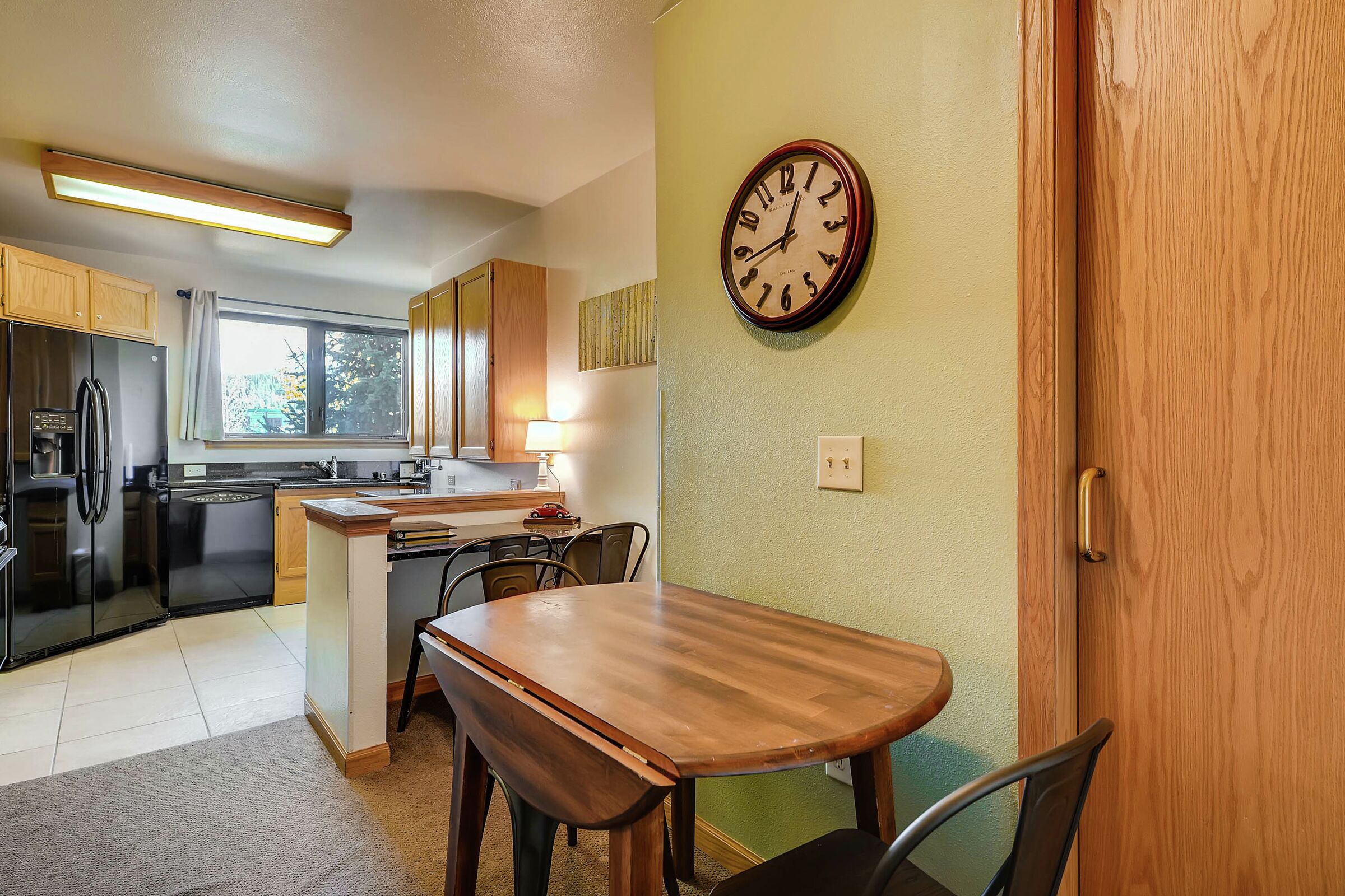 Dining Room & Kitchen
