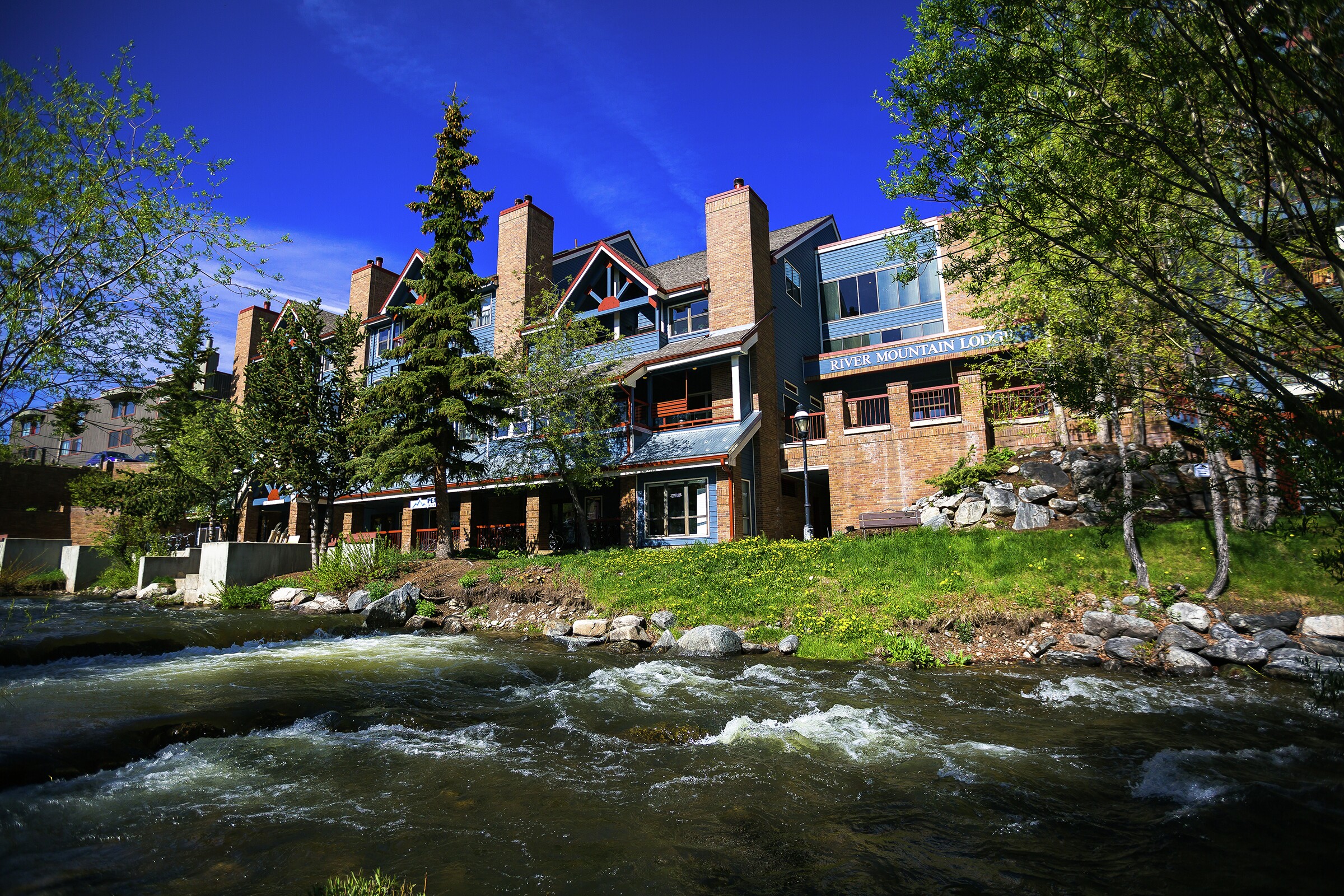 River Mountain Lodge
