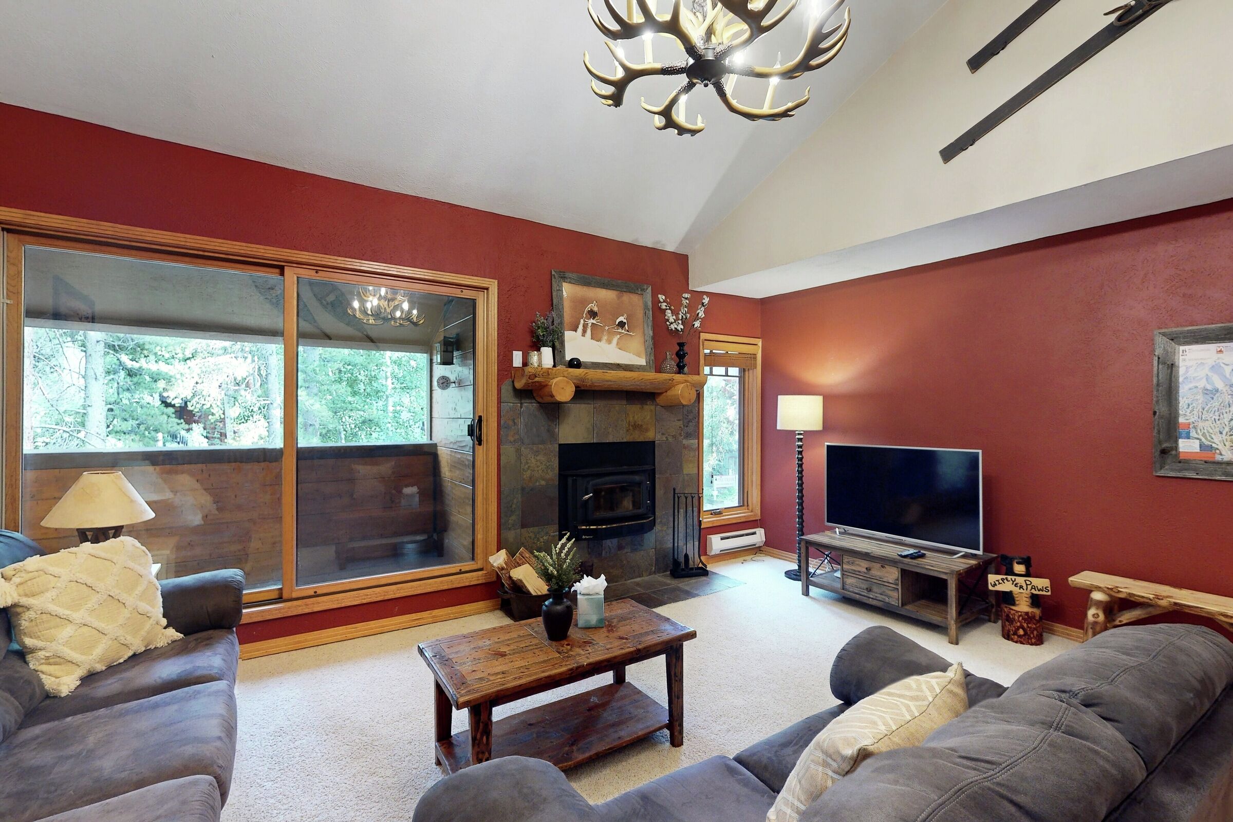 #B9 - Living Area