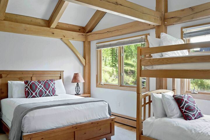 5 Bdrm 4.5 Bath HT - Bedroom